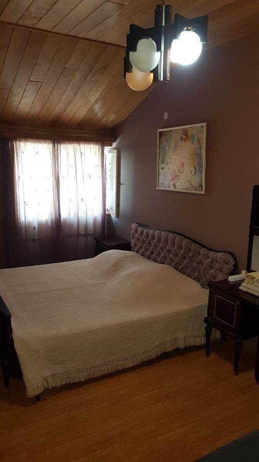 Hotel When In Tbilisi Esterno foto